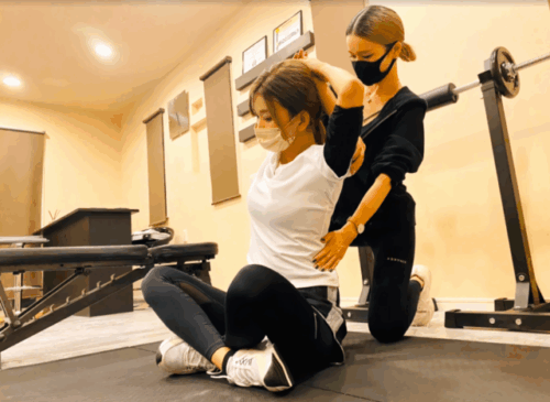 IDEAL personal bodymakeでパーソナルトレーニングを受ける女性